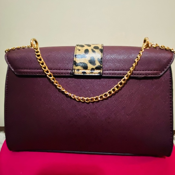 Alexis Bender - Picture 2 of 5